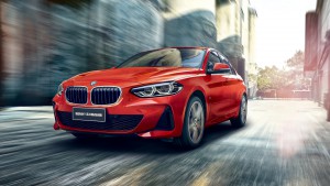 新BMW 1系三厢M运动版“动”情上市 让年轻的蓝天白云梦触手可及