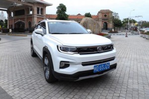 斜杠养成计划 长安CS35PLUS带你开启“斜杠青年”模式